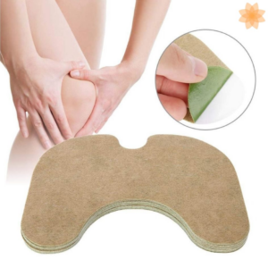 parches de rodilla color café con forma ergonómica aplicados sobre la articulación para alivio de dolor