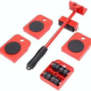 palanca levanta muebles pesados roja con 4 bases de ruedas giratorias 360 grados levantando la esquina de un armario pesado.