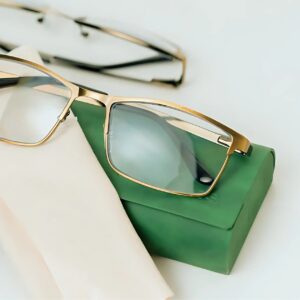 alt="Lentes de lectura cristal inteligente SmartGla con diseño moderno" alt="SmartGla lentes inteligentes para lectura con protección visual" alt="Gafas de lectura con cristal inteligente SmartGla" alt="Lentes de lectura cristal inteligente para proteger los ojos" alt="Lentes inteligentes para lectura SmartGla, cómodos y resistentes"